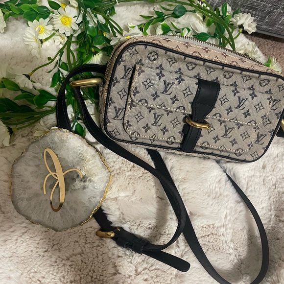 AUTHENTIC VIBTAGE LV DENIM CROSSBODY BAG - Picture 6 of 12